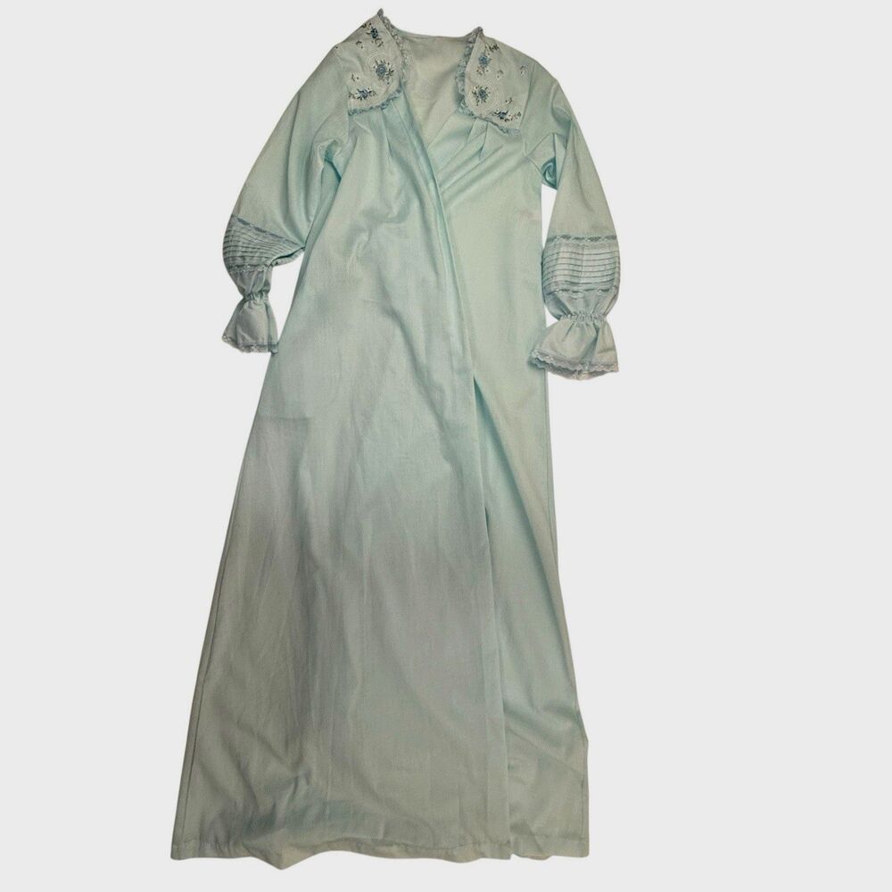 Gilead Peignoir Robe Small Powder Blue Retro MCM 60s Vintage Embroidered Pinup